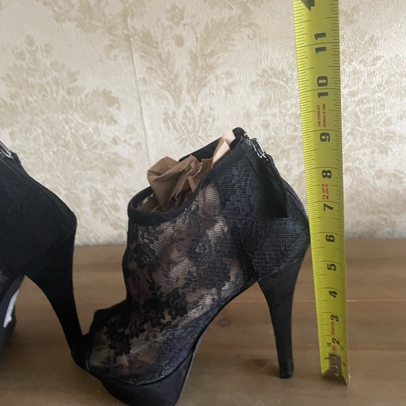 Bebe lace platform heels - Picture 9 of 9